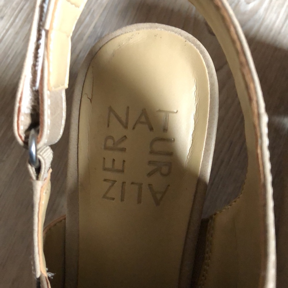 Naturalizer Shoes - Picture 2 of 4
